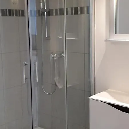 شقة Confort Avec Wifi Au Centre De La Roche-posay, Proche Thermes, Parking Gratuit, 1-2 Pers - Fr-1-541-95 لاروش بوزيه